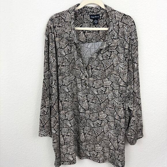 Maggie Barnes Womens Blouse Top Size 5X Animal Print Flowy Quarter Button Black - Picture 1 of 7